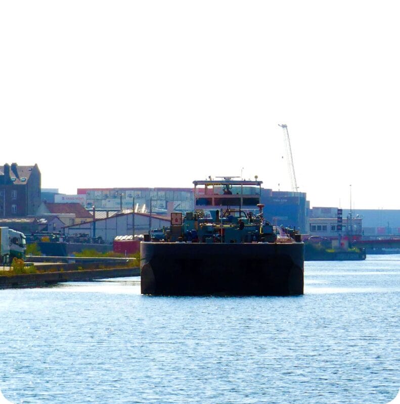 Barge sur le Grand Canal du Havre (c) Le Havre Seine Développement