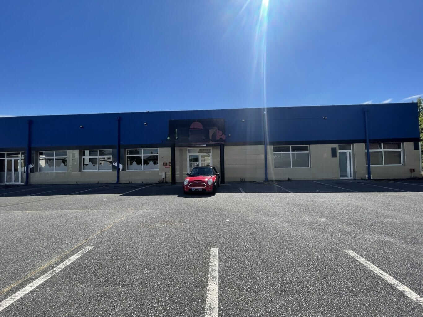 LOCAL COMMERCIAL MONTIVILLIERS