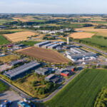 Vue aérienne du parc d'activités du Mesnil, terrains disponibles pour des entreprises (d) Marin David