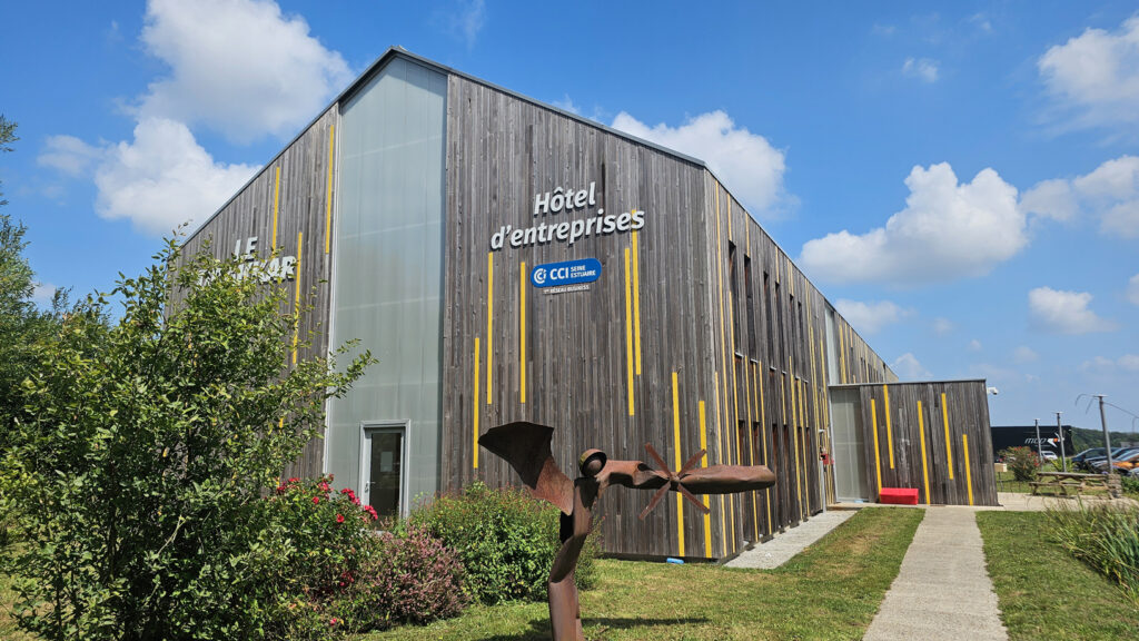 Le Drakkar, hôtel d'entreprises à Saint-Romain-de-Colbosc, sur le parc d'activités ECo-Normandie (c) Le Havre Seine Développement