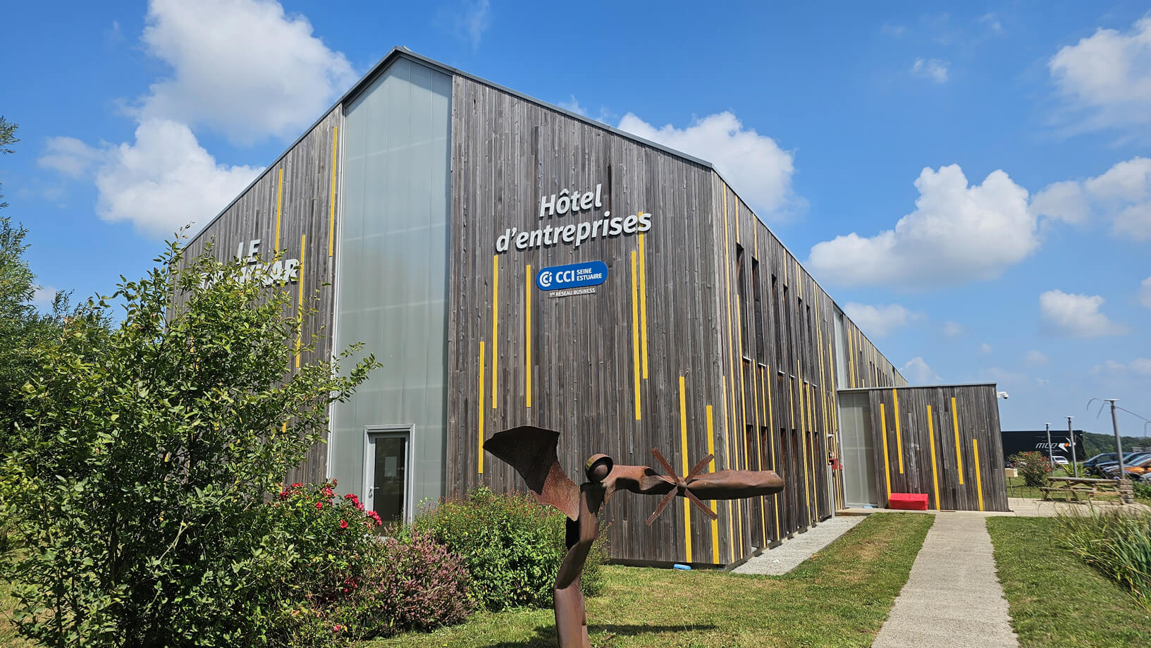 Le Drakkar, hôtel d'entreprises à Saint-Romain-de-Colbosc, sur le parc d'activités ECo-Normandie (c) Le Havre Seine Développement