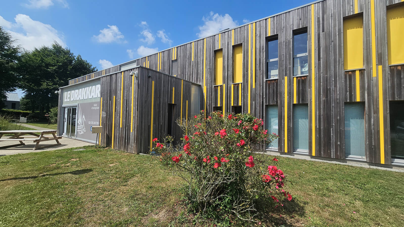 Le Drakkar, hôtel d'entreprises à Saint-Romain-de-Colbosc, sur le parc d'activités ECo-Normandie (c) Le Havre Seine Développement