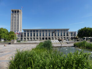 Place de l'hôtel de ville du Havre, espace commercial de 1er plan (c) Le Havre Seine Développement