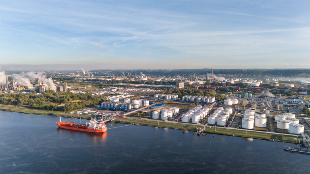Zone Industrielle et Portuaire du Havre (c) Marin David