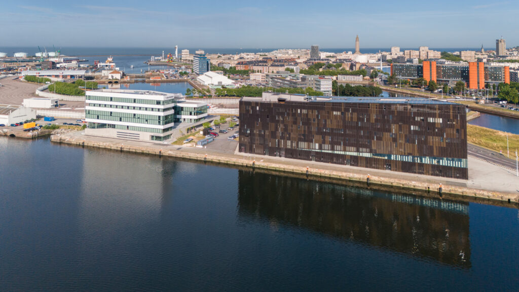 Siège de Seafrigo et Ecole Nationale Supérieure Maritime (ENSM) sur le site de la Citadelle, au Havre (c) Marin David