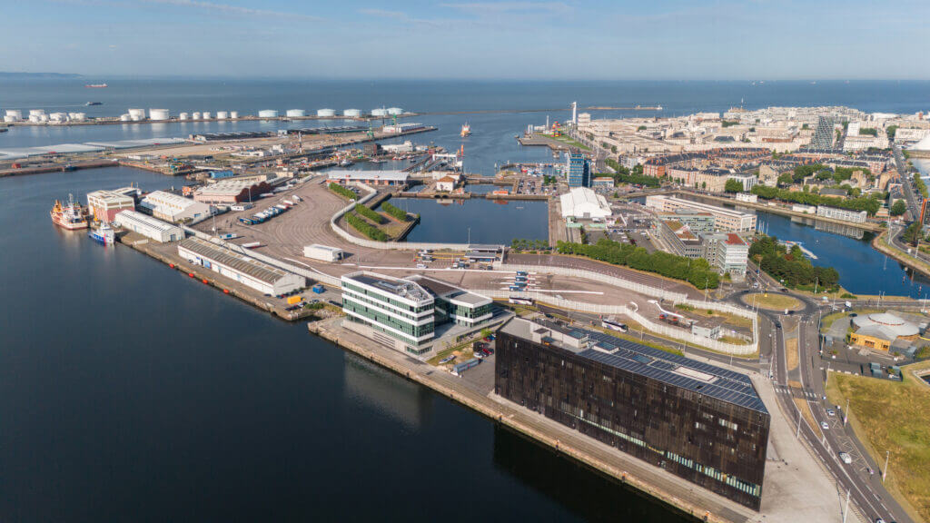 Vue aérienne de la Citadelle du Havre, à l'interface ville-port (c) Marin David