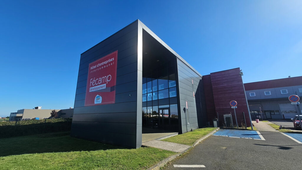 Hôtel d'entreprises Fécamp Développement, bureaux et ateliers à louer sur le parc des Hautes Falaises (c) Le Havre Seine Développement