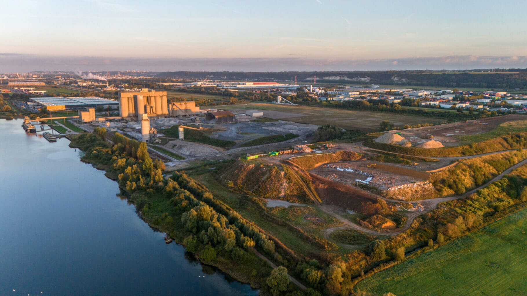Site Grand Canal, sur la Zone Industrielle et Portuaire du Havre, sur lequel va s'implanter France Kereauzen (c) Marin David