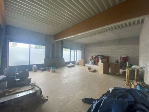 LOCAL COMMERCIAL HARFLEUR 100