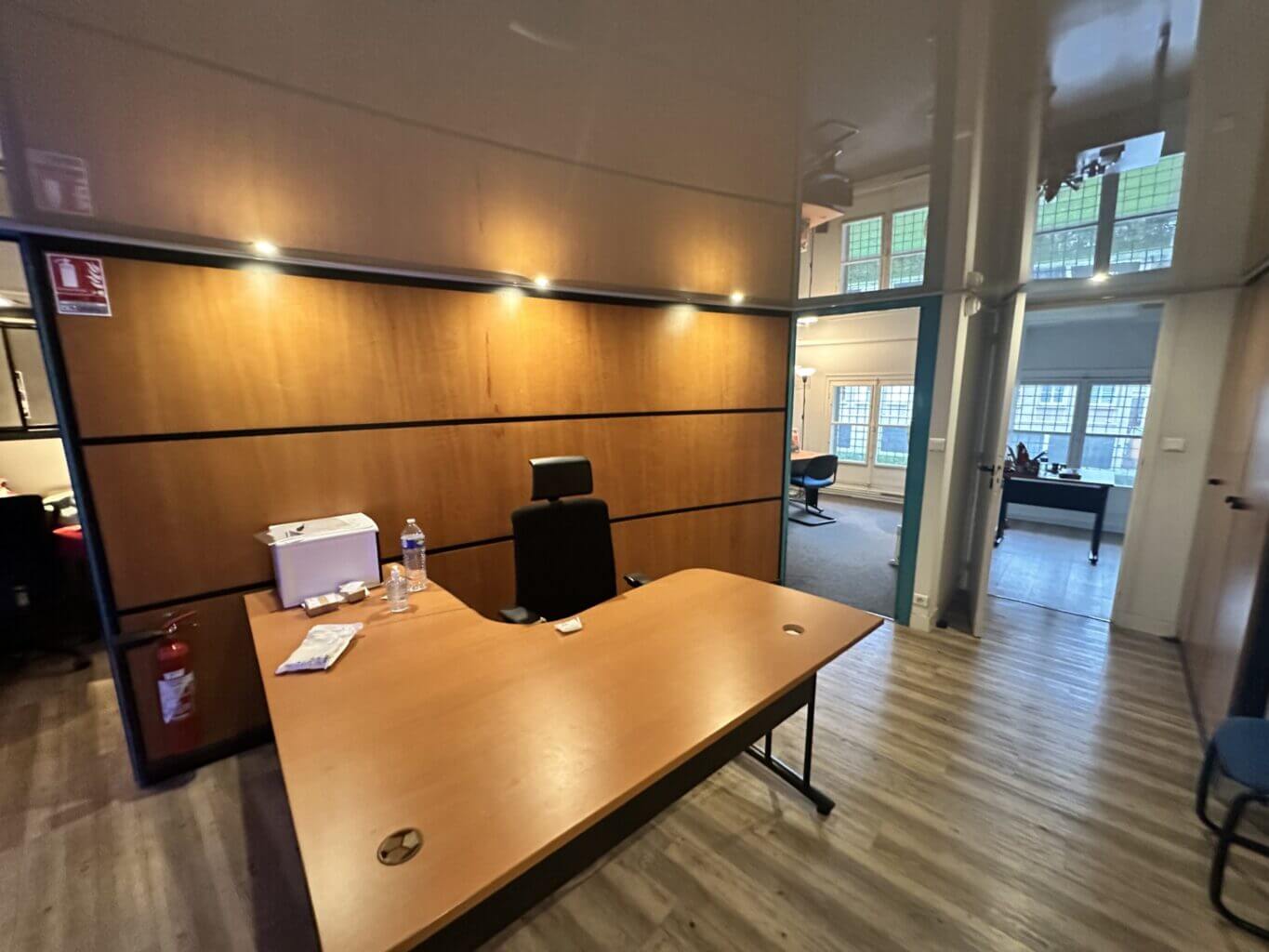 LOCAL COMMERCIAL BUREAU CENTRE VILLE 90