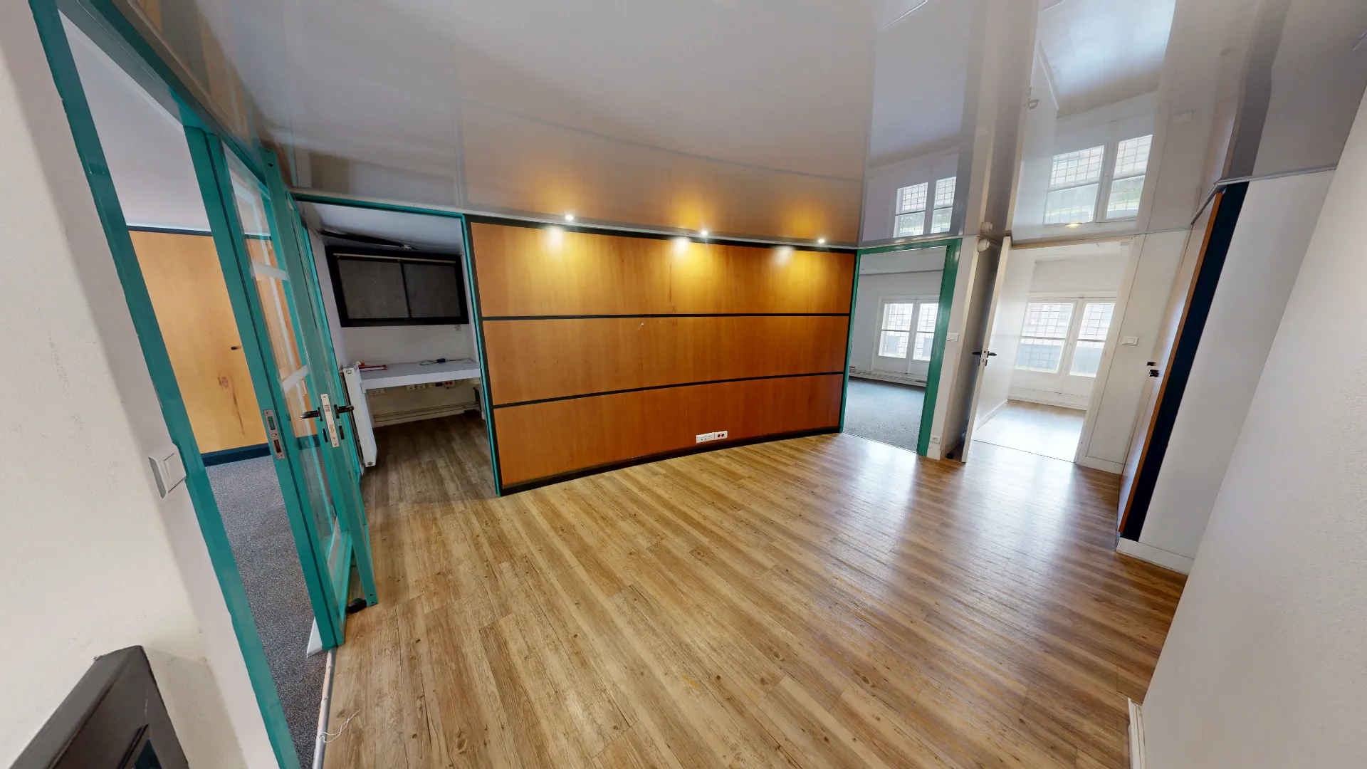 LOCAL COMMERCIAL BUREAU CENTRE VILLE 90