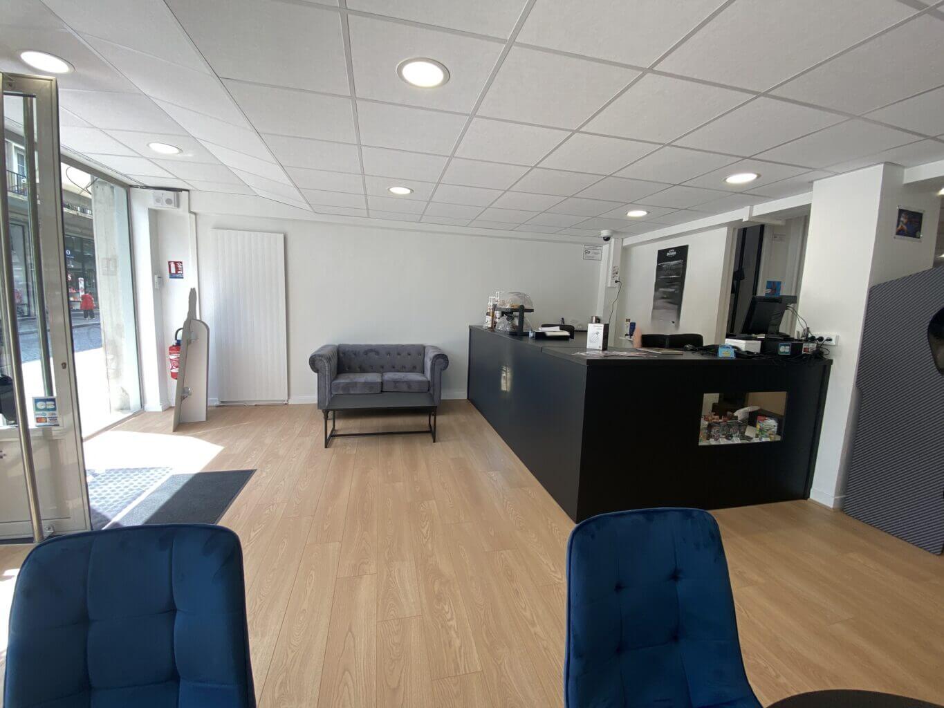 LOCAL COMMERCIAL HOTEL DE VILLE 210