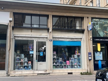 LOCAL COMMERCIAL HOTEL DE VILLE 210