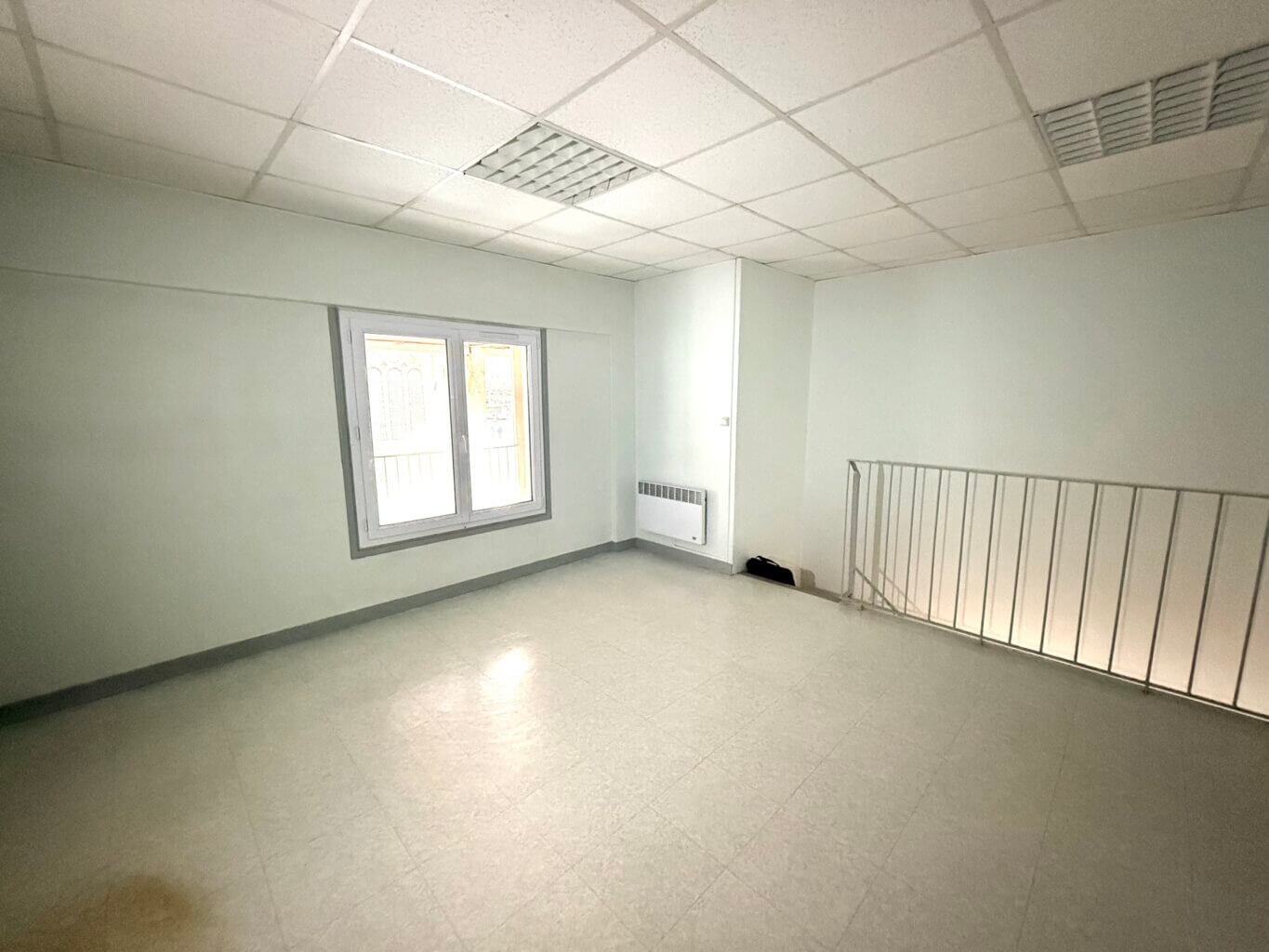 LOCAL COMMERCIAL BUREAU NOTRE DAME LE HAVRE 50