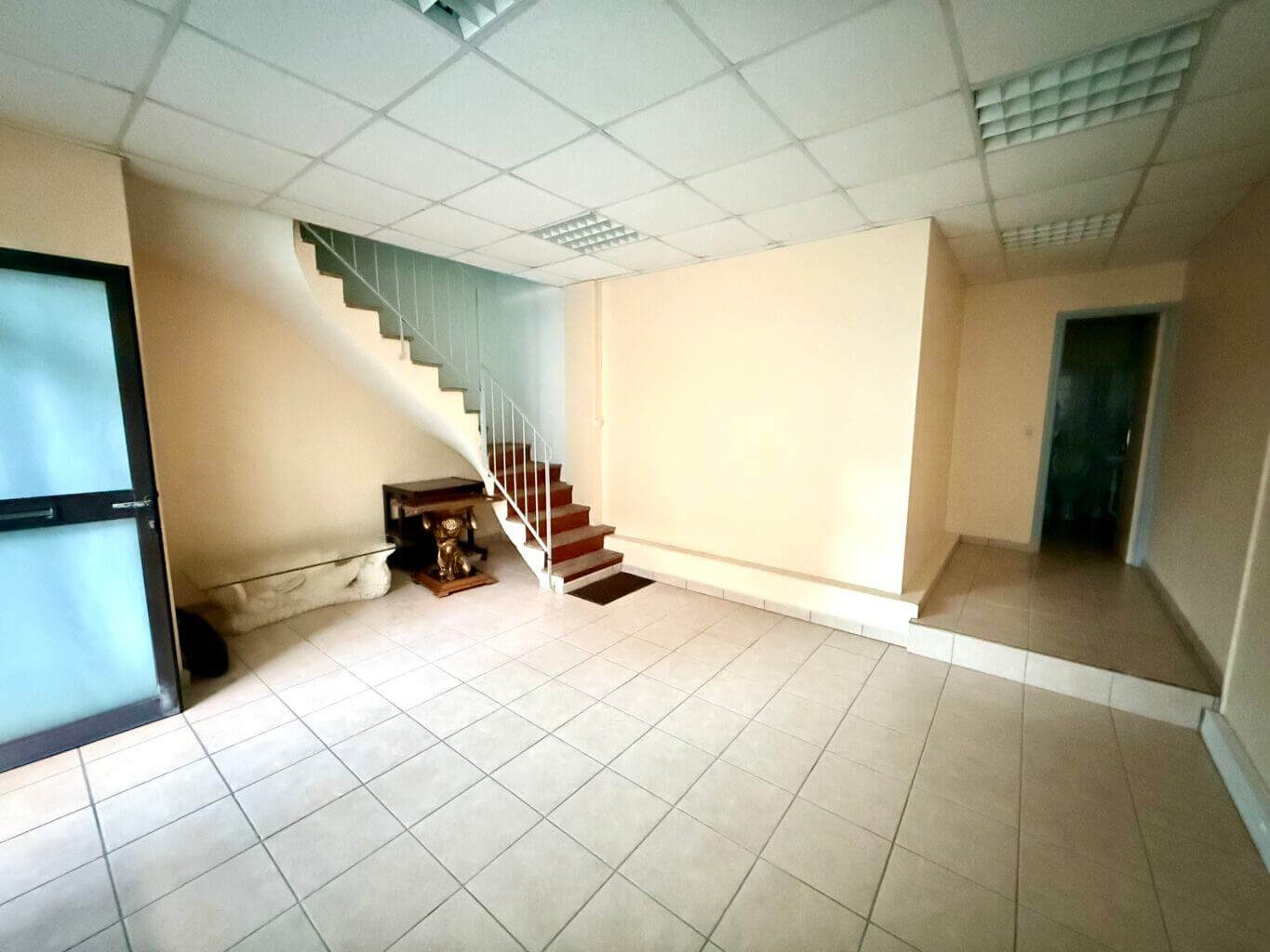 LOCAL COMMERCIAL BUREAU NOTRE DAME LE HAVRE 50