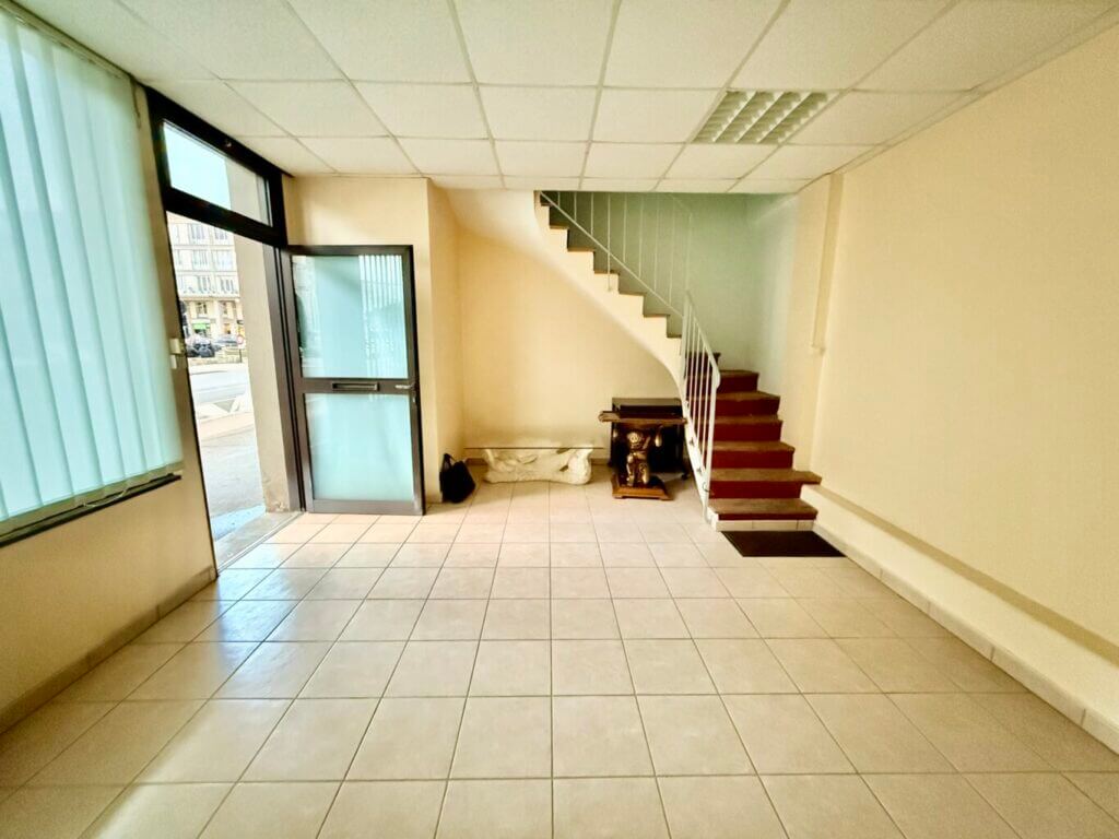 LOCAL COMMERCIAL BUREAU NOTRE DAME LE HAVRE 50