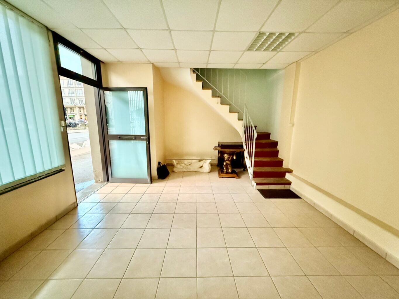 LOCAL COMMERCIAL BUREAU NOTRE DAME LE HAVRE 50