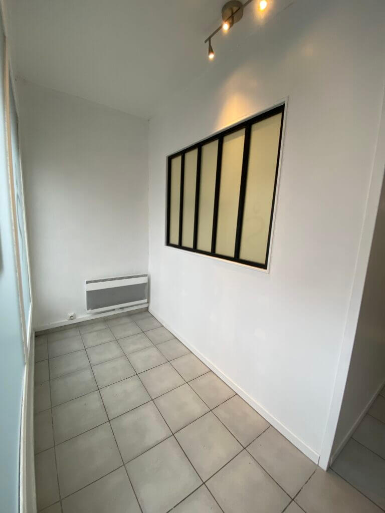 LOCAL COMMERCIAL BUREAU DOCKS LE HAVRE 29