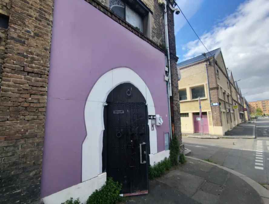 LOCAL COMMERCIAL BUREAUX 250