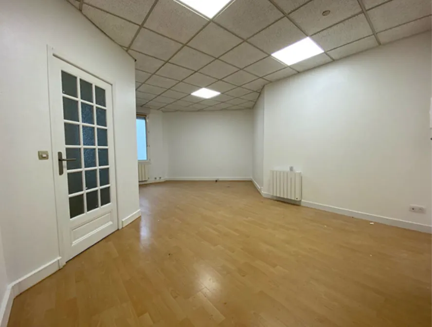 LOCAL COMMERCIAL ST ADRESSE 56