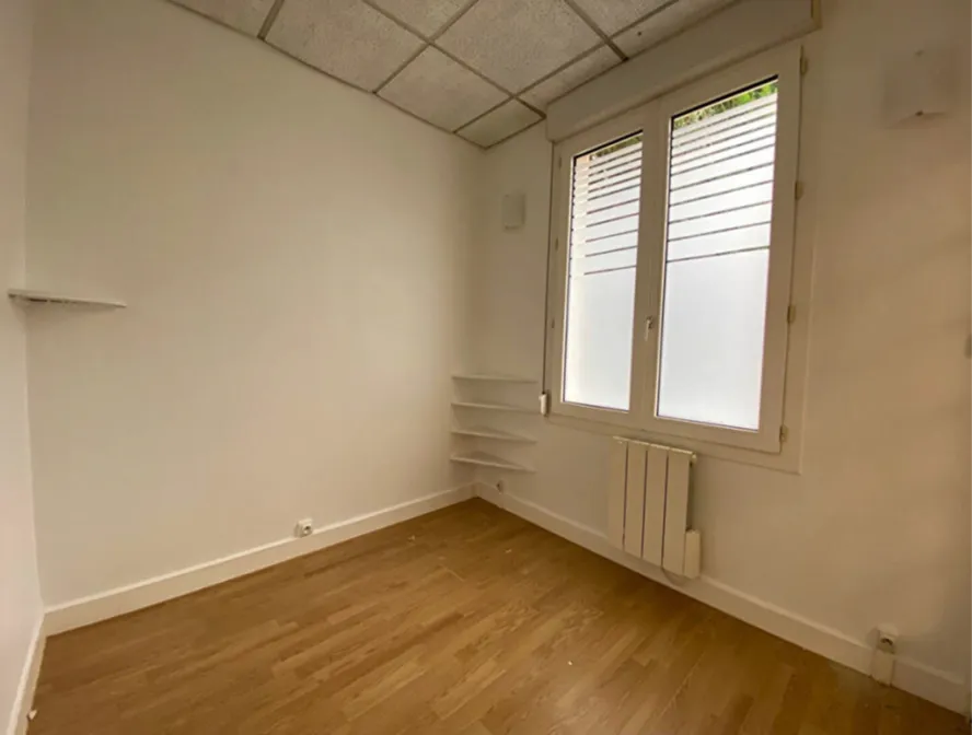 LOCAL COMMERCIAL ST ADRESSE 56