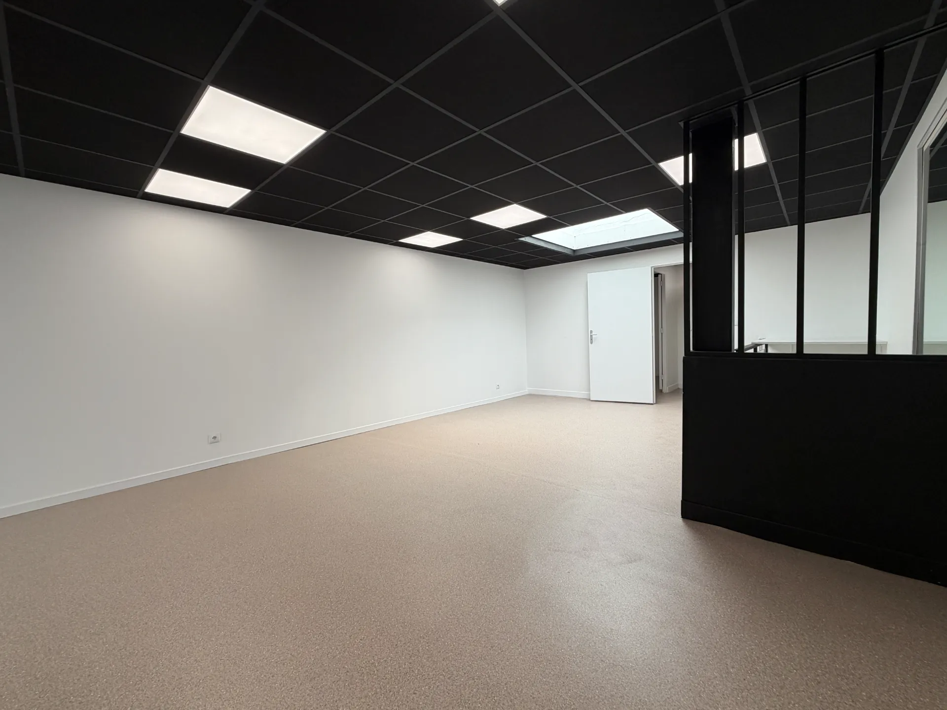 LOCAL COMMERCIAL COTY LE HAVRE 130