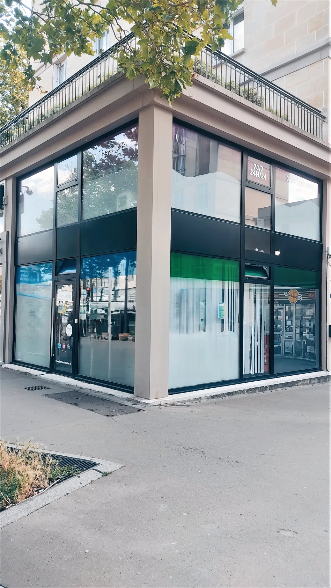 LOCAL COMMERCIAL PARVIS SAINT MICHEL LE HAVRE 57
