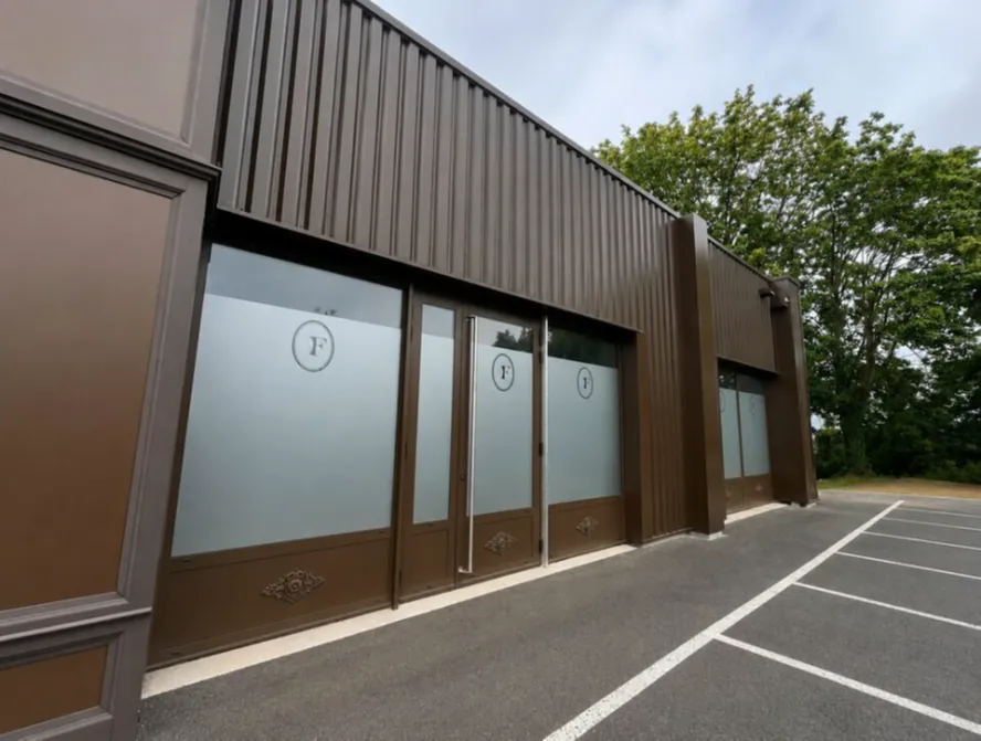 LOCAL COMMERCIAL HARFLEUR 100