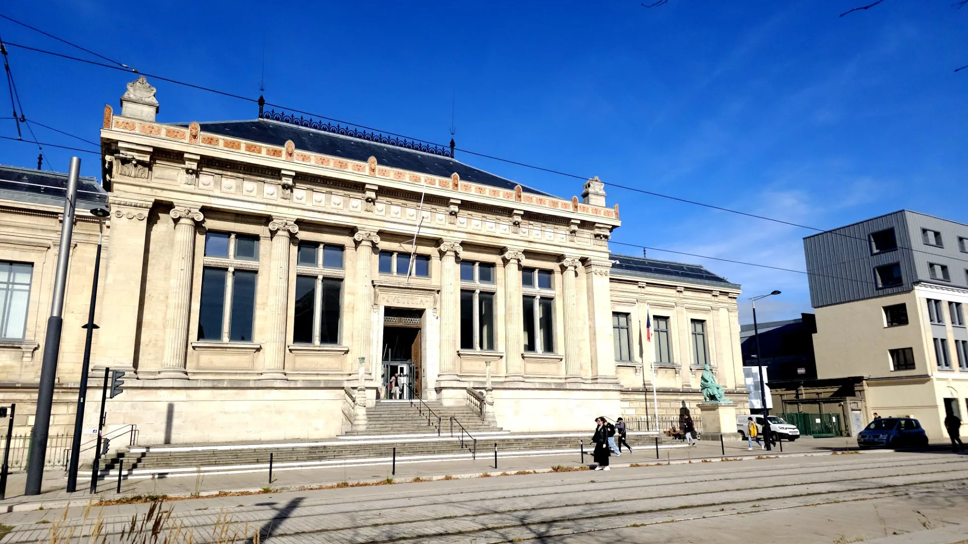 LOCAL COMMERCIAL BUREAUX JUSTICE LE HAVRE 210