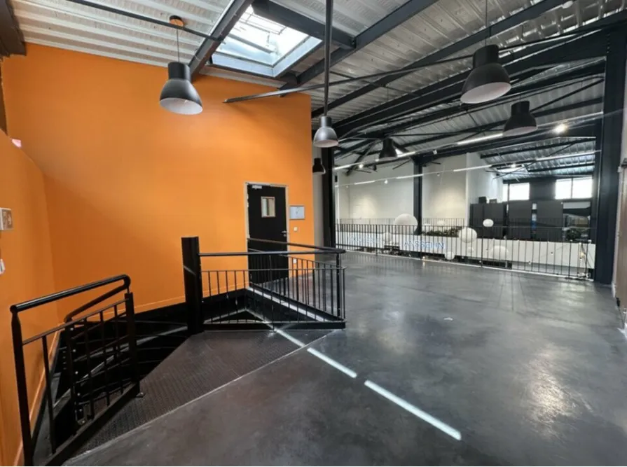 LOCAL COMMERCIAL HALLES COTY LE HAVRE 149